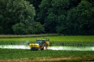 Sortir du glyphosate , une nécessité ! Un phasing-out pour le secteur agricole, une autre nécessité !